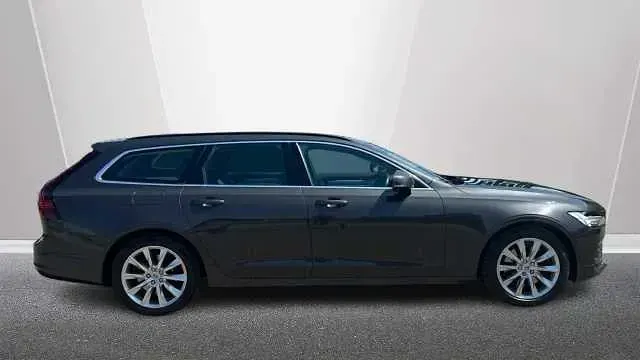 Used Volvo V90 Momentum 194 HP (142 kW) 2022 Grey Estate