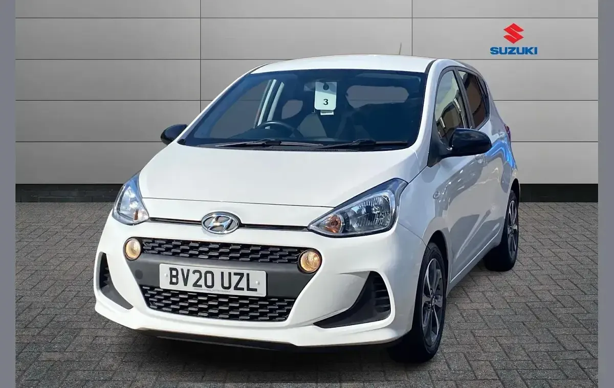 Used Hyundai i10 65 HP (47 kW) 2020 White Hatchback