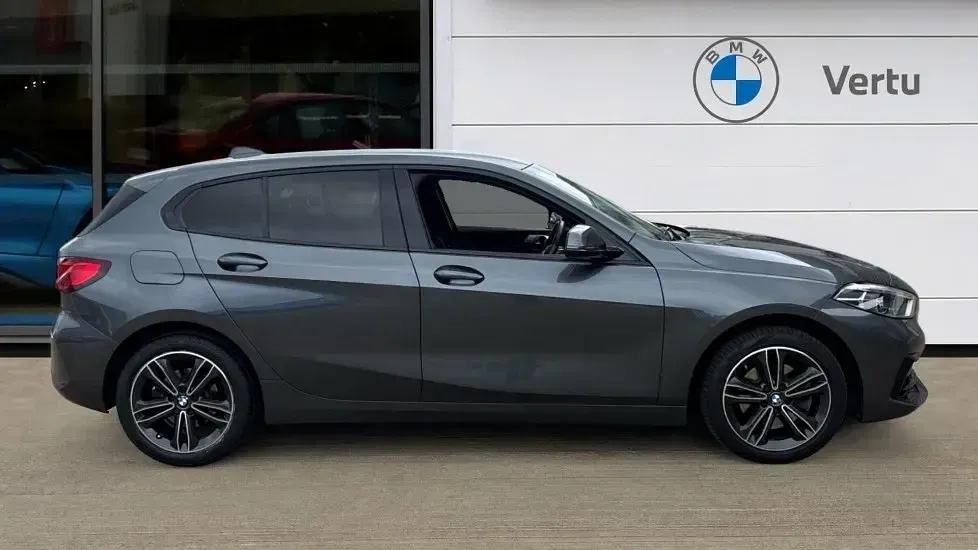 Used BMW 118 Sport Line 136 HP (100 kW) 2021 Grey Hatchback