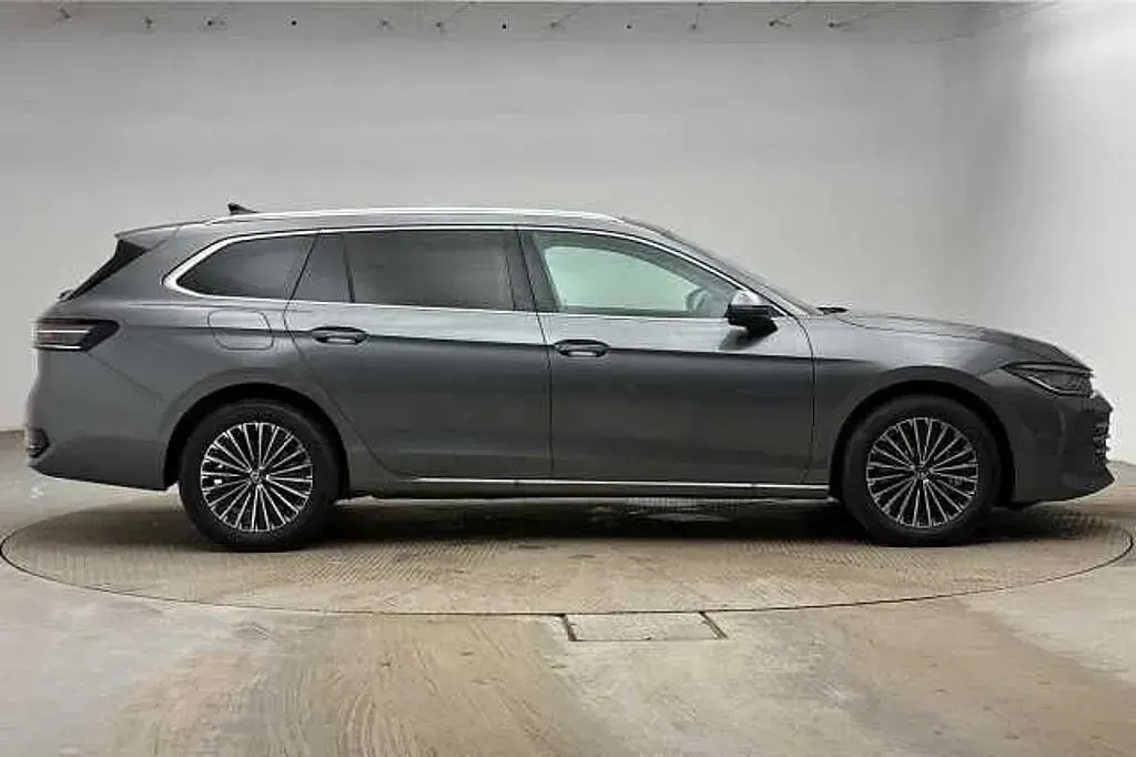 Nuevo VW Passat Elegance 204 CV (150 kW) 2026 Gris Familiar