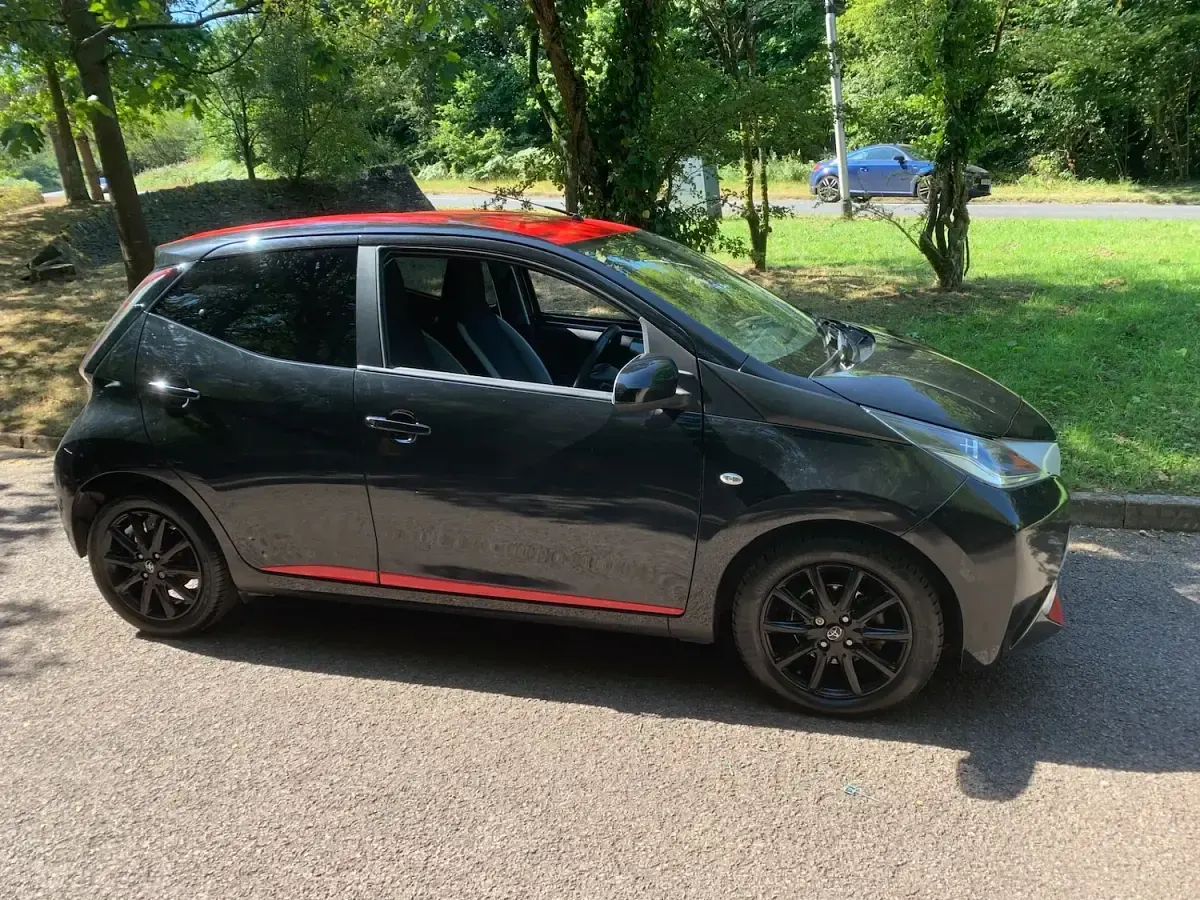 Used Toyota Aygo x-press 2018 Black Hatchback