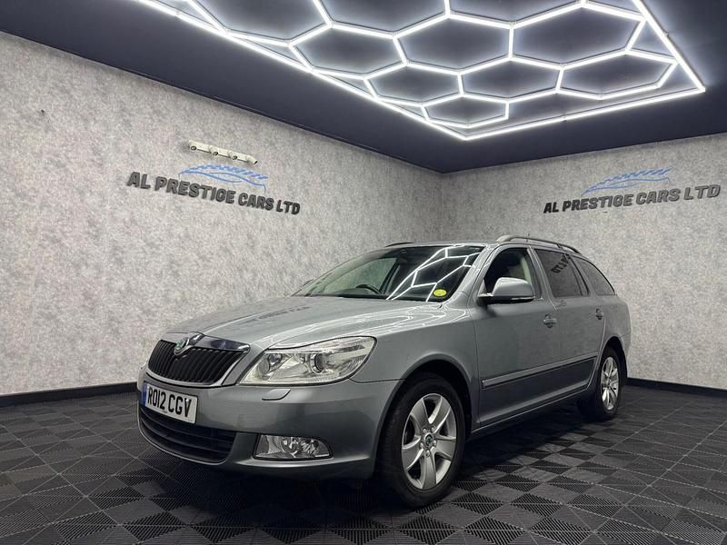 Grey Used 2012 Skoda Octavia Elegance Estate | £3,999 (Good price) - Image 1/4