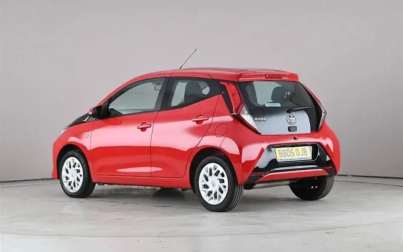 Gebraucht Toyota Aygo X-play 72 PS (52 kW) 2020 Rot Kleinwagen