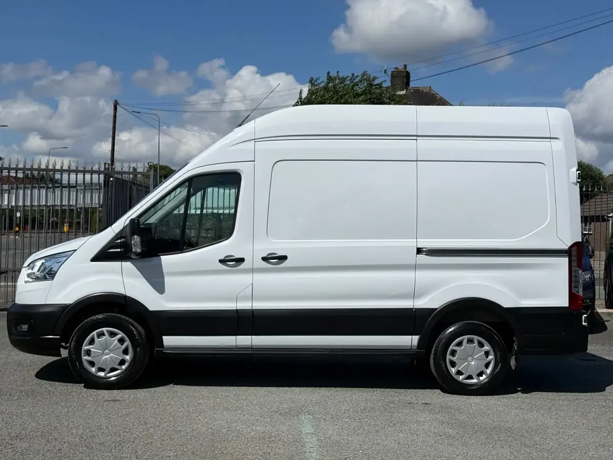 Used Ford Transit Trend 130 HP (95 kW) 2022 White Van