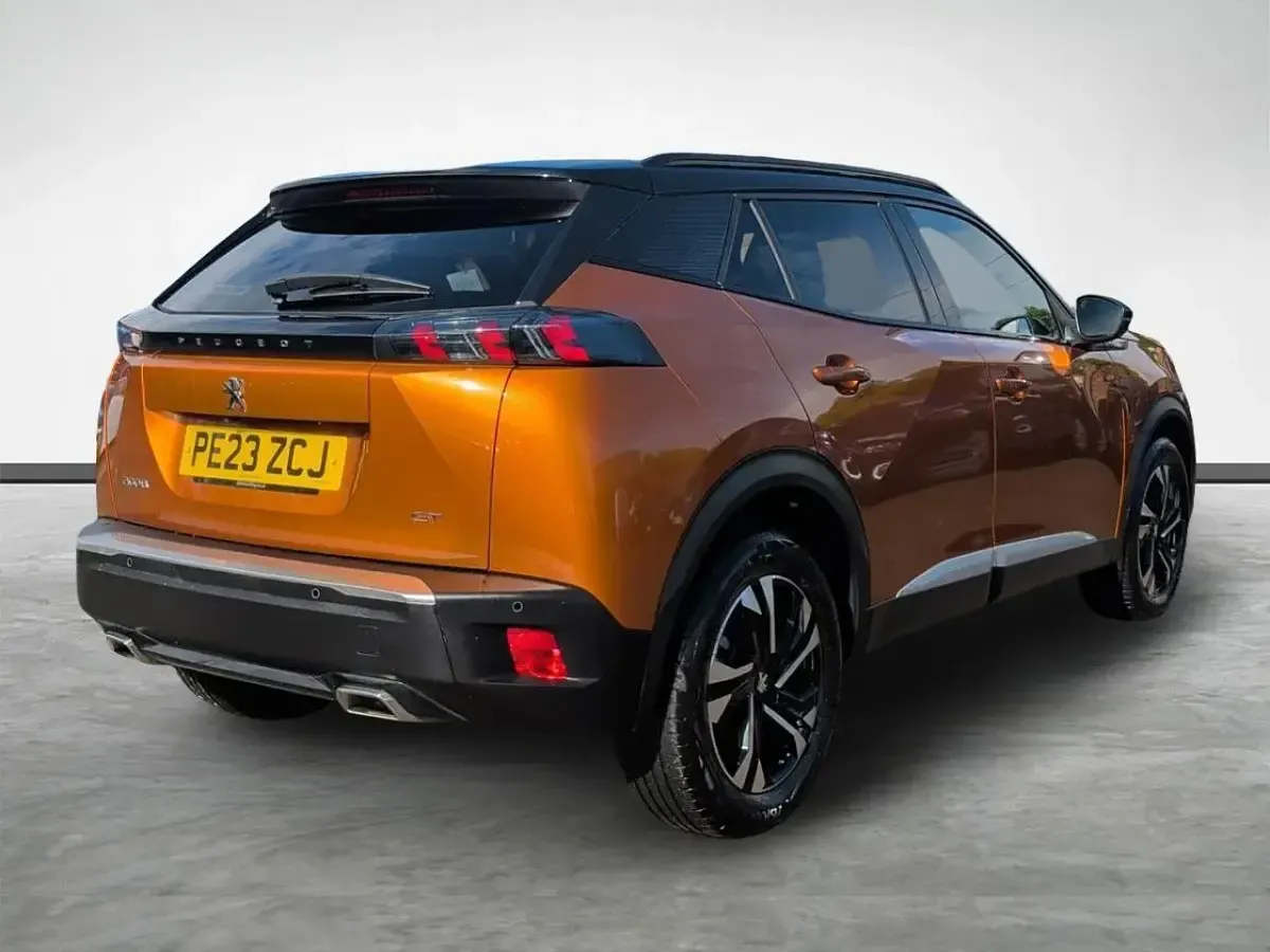 Used Peugeot 2008 GT 129 HP (94 kW) 2023 Orange SUV