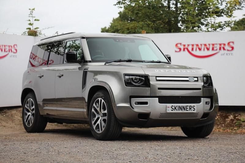 Silver Used 2022 Land Rover Defender SUV | £55,995 (Good price) - Image 1/4