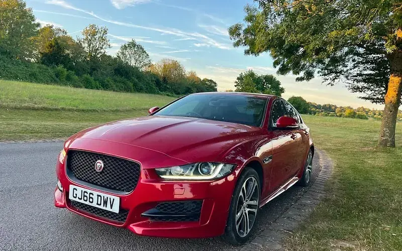 Used Jaguar XE R-Sport 179 HP (131 kW) 2016 Sedan