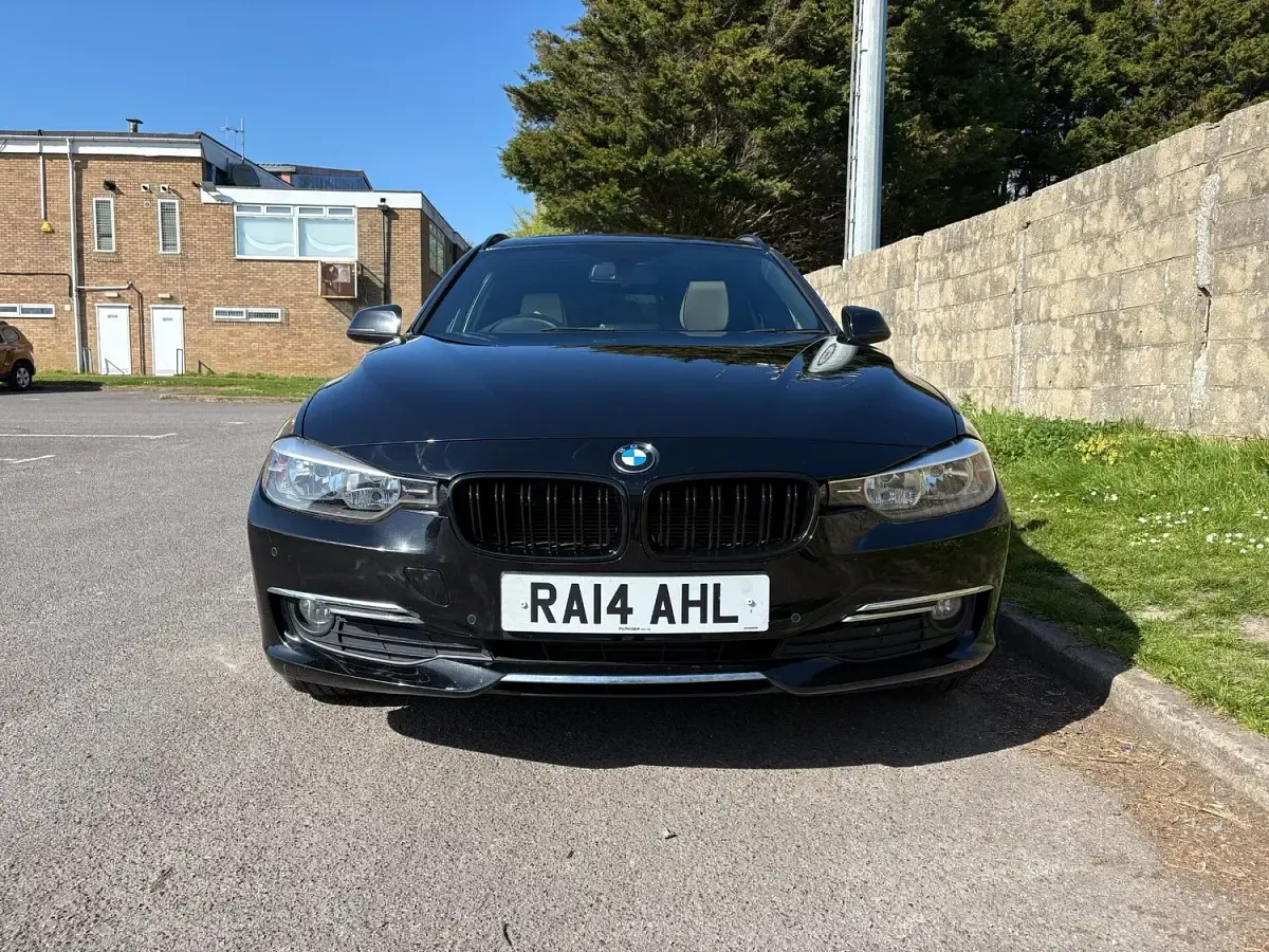 Used BMW 320 Luxury Line 2014 Black Estate