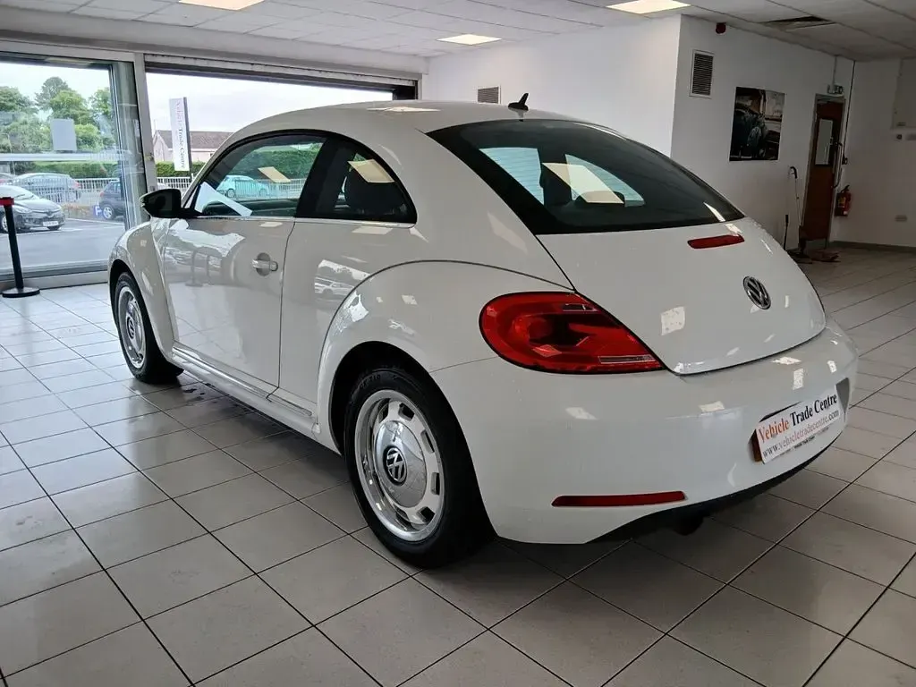 Used VW Beetle Design 105 HP (77 kW) 2014 White Hatchback
