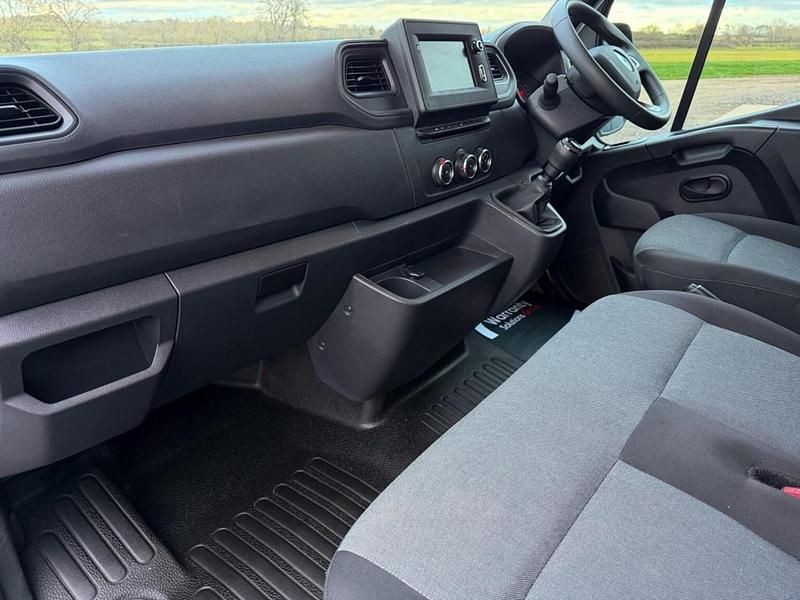 Used Renault Master 2024 White MPV