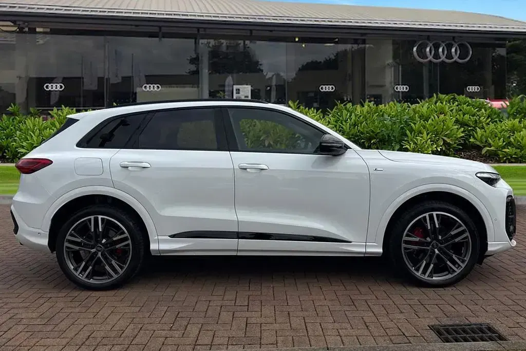 Used Audi Q5 Advanced 204 HP (150 kW) 2025 White SUV