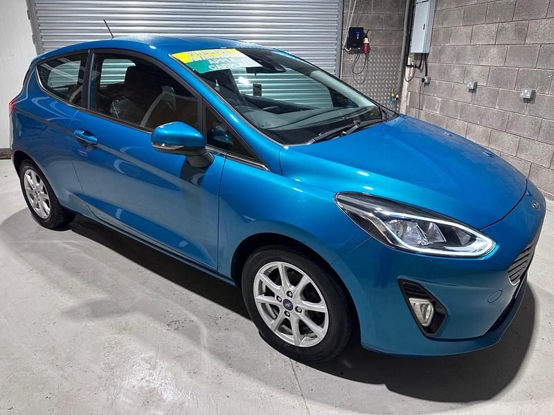 Used Ford Fiesta Zetec 70 HP (51 kW) 2018 Blue Hatchback