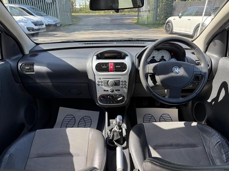 Used Vauxhall Corsa 80 HP (58 kW) 2006 Silver Hatchback