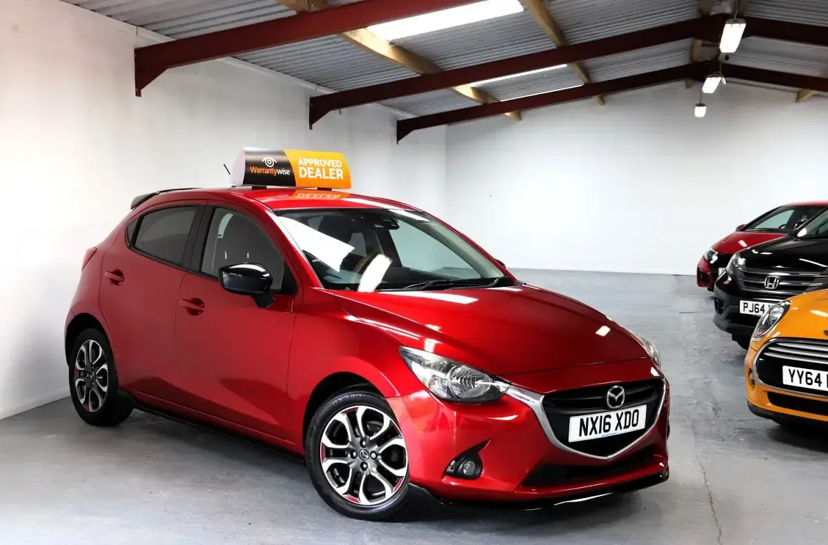 Used Mazda 2 Inclusive 88 HP (64 kW) 2016 Red Hatchback