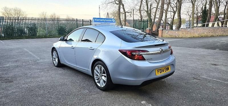 Used Vauxhall Insignia SRi 140 HP (102 kW) 2014 Silver Hatchback