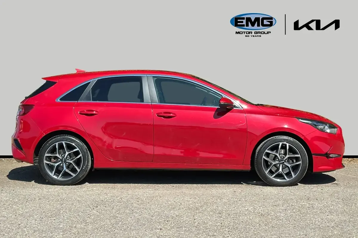 Used Kia Ceed 158 HP (116 kW) 2022 Red Hatchback