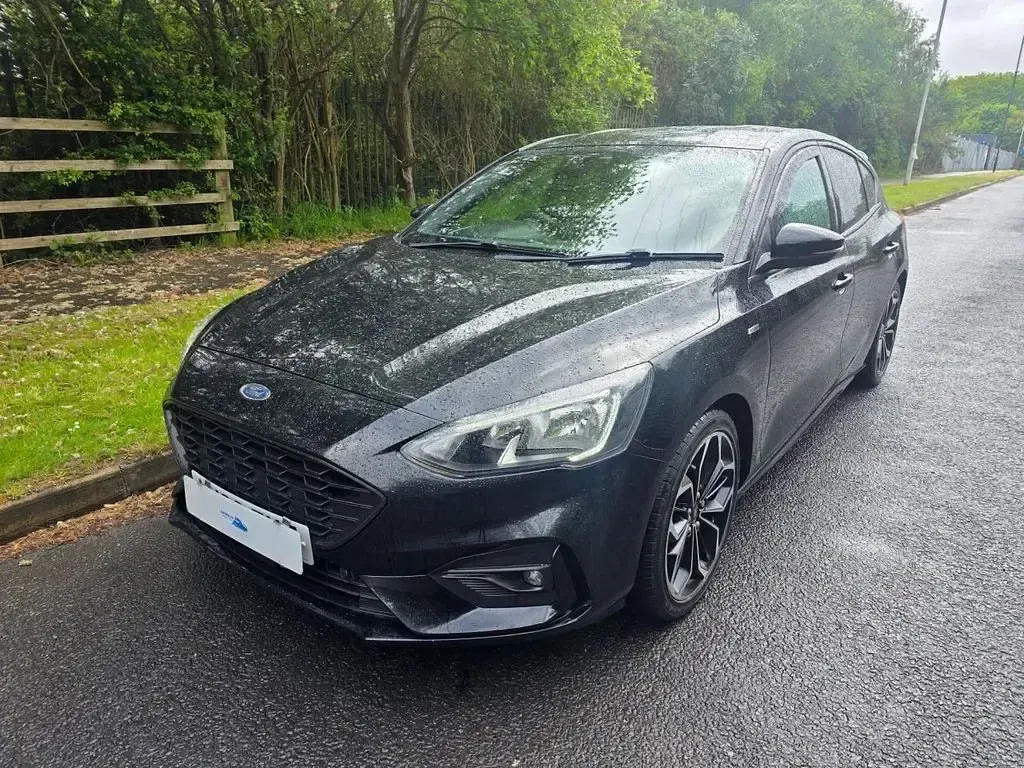 Używany Ford Focus ST-Line X 120 KM (88 kW) 2019 Czarny Hatchback