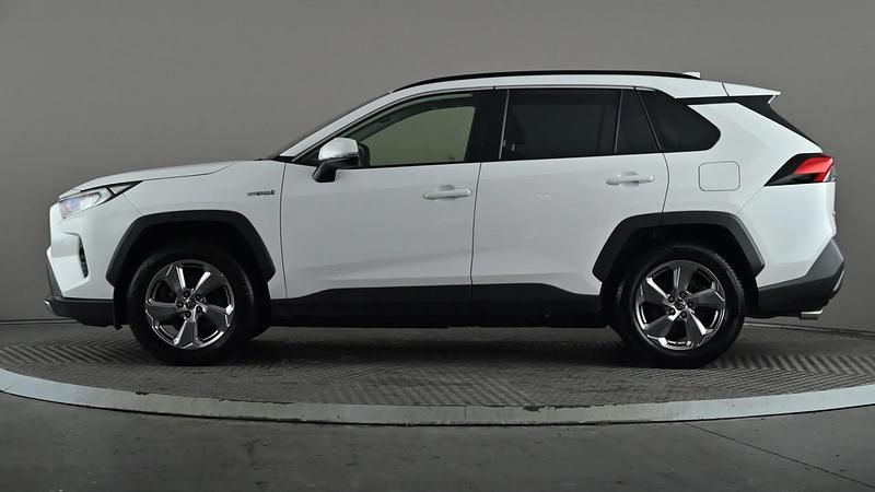 Used Toyota RAV4 Hybrid Design 218 HP (160 kW) 2021 White SUV