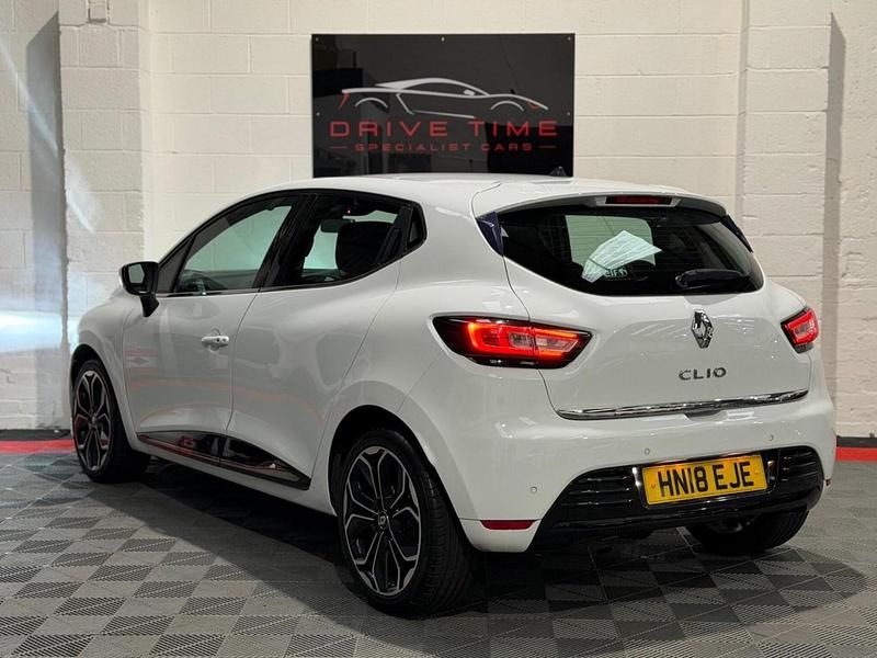 Used Renault Clio IV Dynamique 2018 White Hatchback