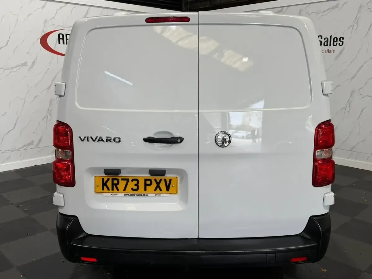 Used Vauxhall Vivaro 100 HP (73 kW) 2023 White MPV