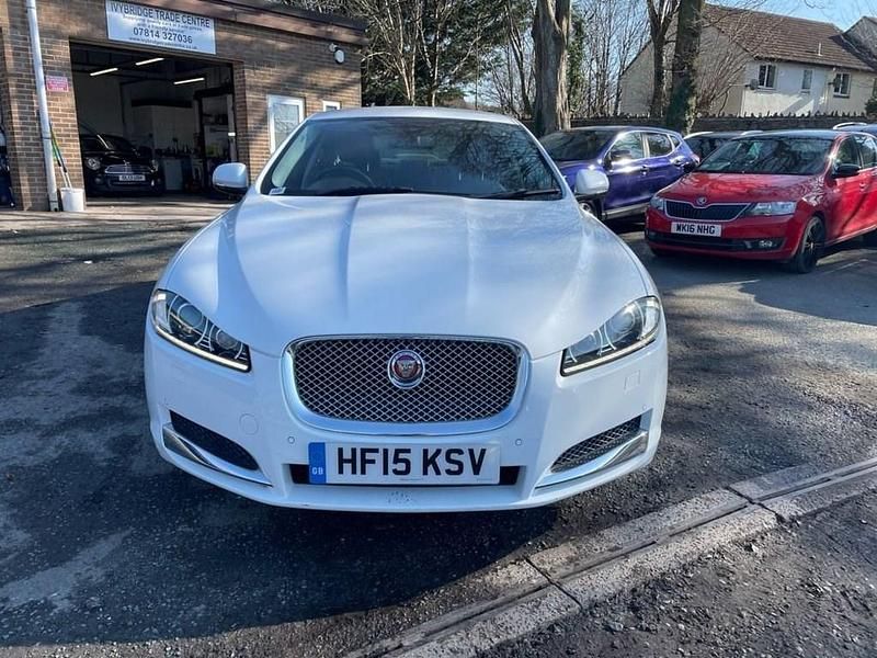 Second-hand Jaguar XF Luxury 200 CP (147 kW) 2015 Alb Berlinǎ