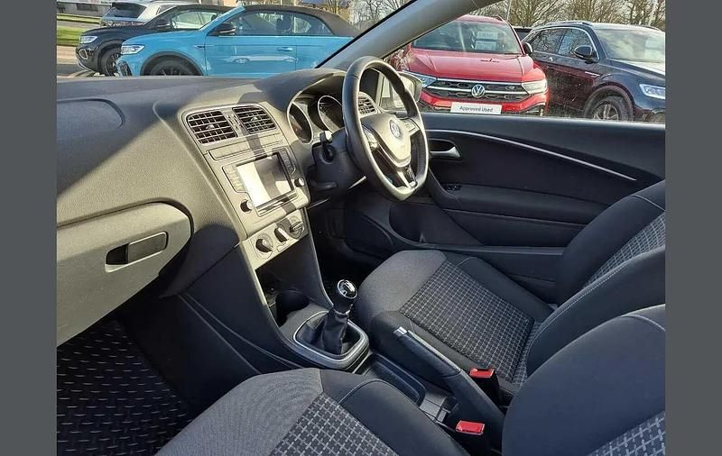 Used VW Polo Match 58 HP (42 kW) 2016 White Hatchback