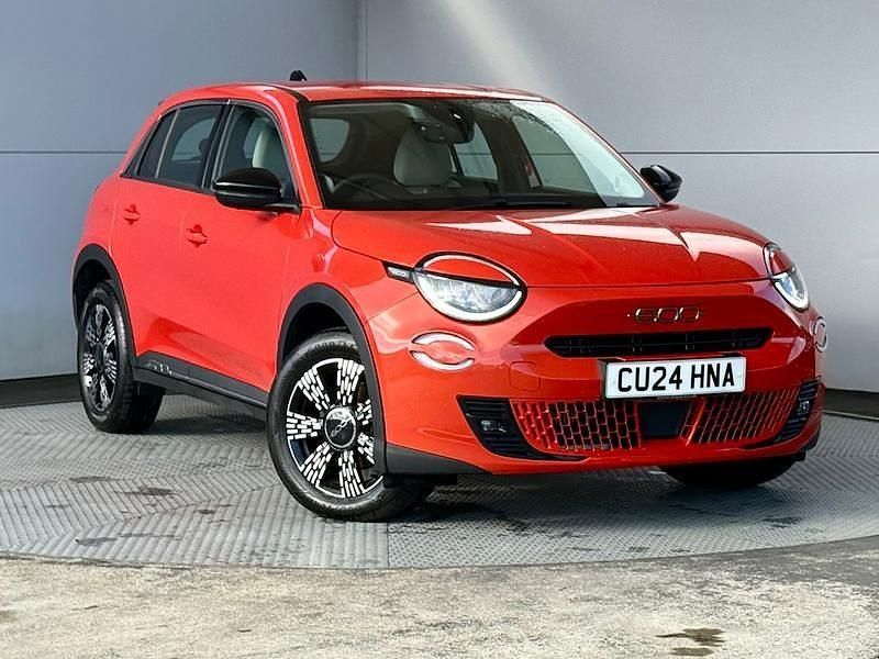 Used Fiat 600 S 100 HP (73 kW) 2024 Orange SUV