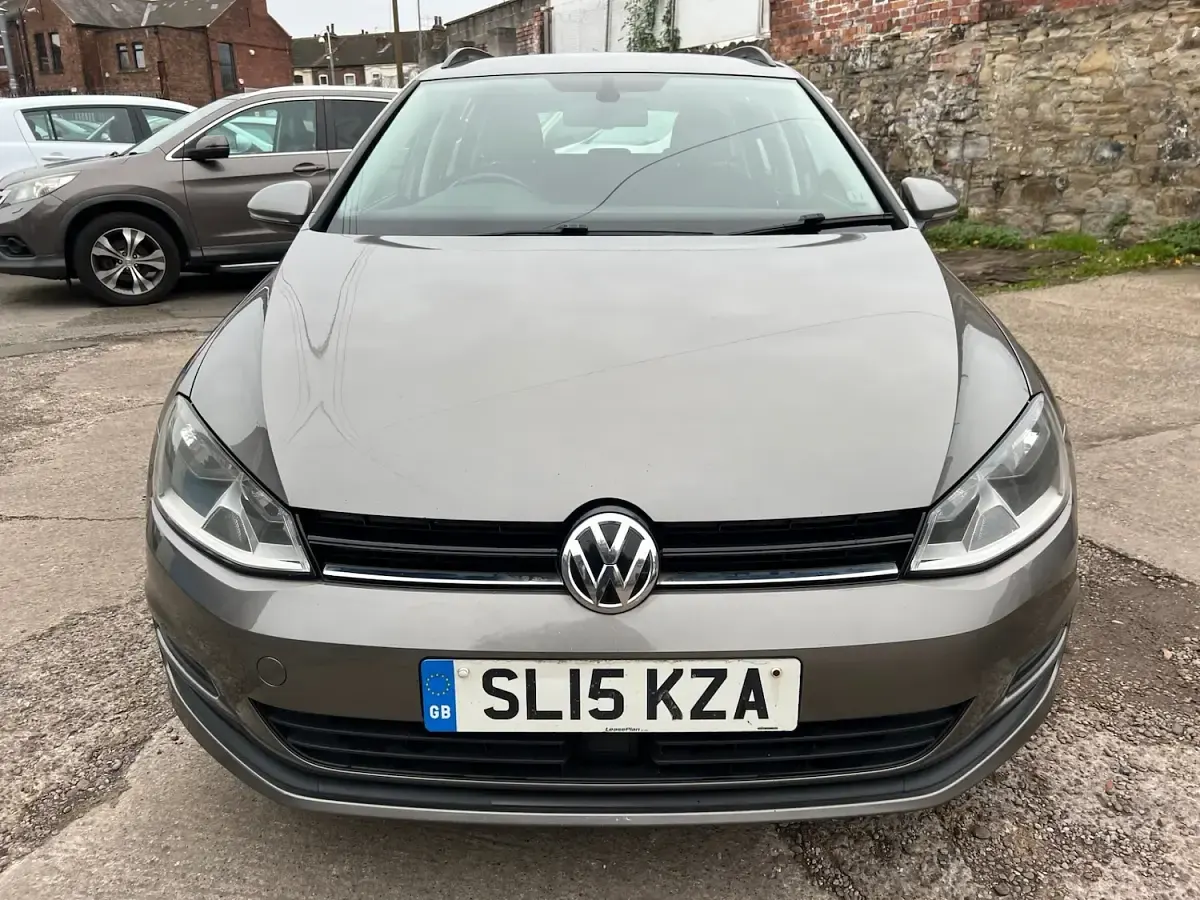 Used VW Golf VII SE 103 HP (75 kW) 2015 Grey Estate