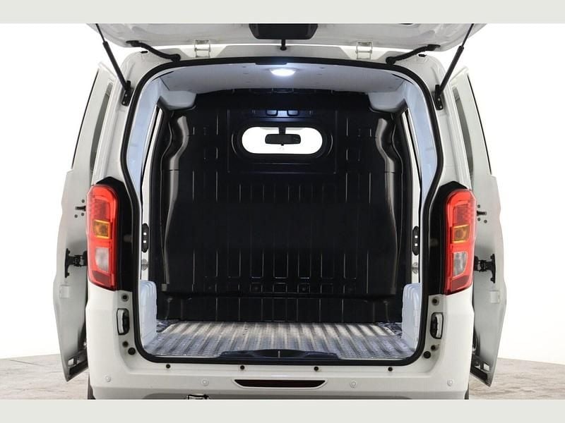 Used BYD ETP3 Active 100 kW (136 HP) 2024 White Van