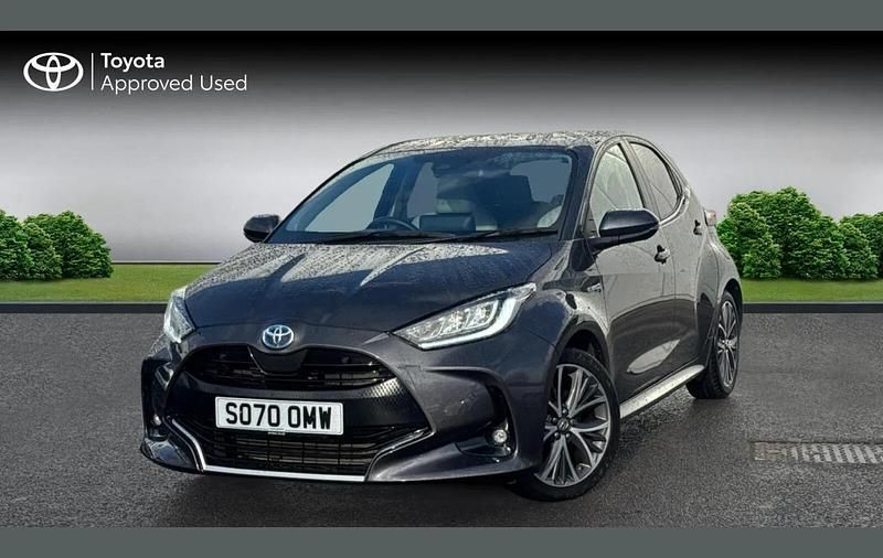 Used Toyota Yaris Hybrid 113 HP (83 kW) 2020 Grey Hatchback