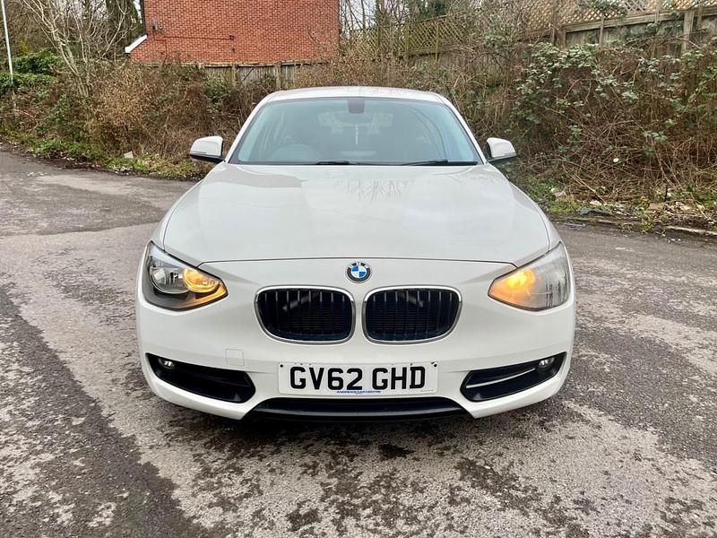 Used BMW 114 Sport Line 2012 White Hatchback