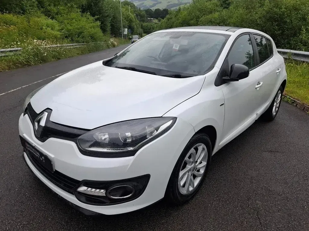 Used Renault Mégane LIMITED 2015 White Hatchback