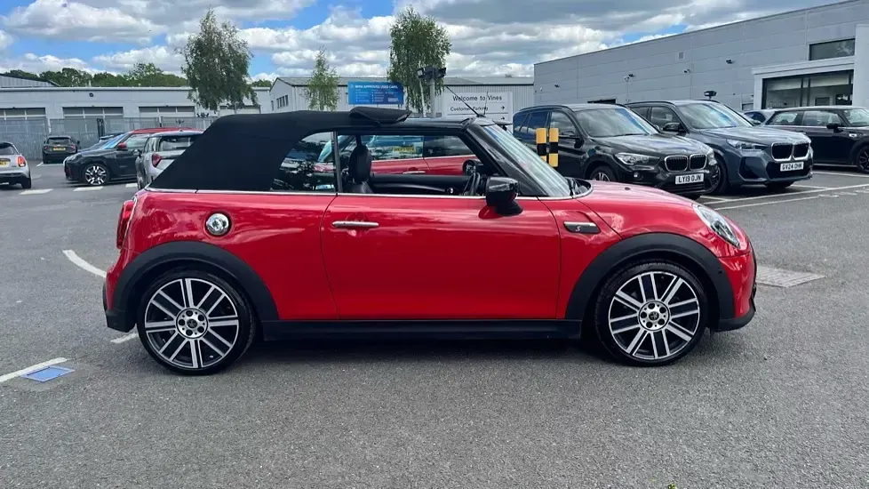Used Mini Cooper S Exclusive 176 HP (129 kW) 2023 Red Hatchback