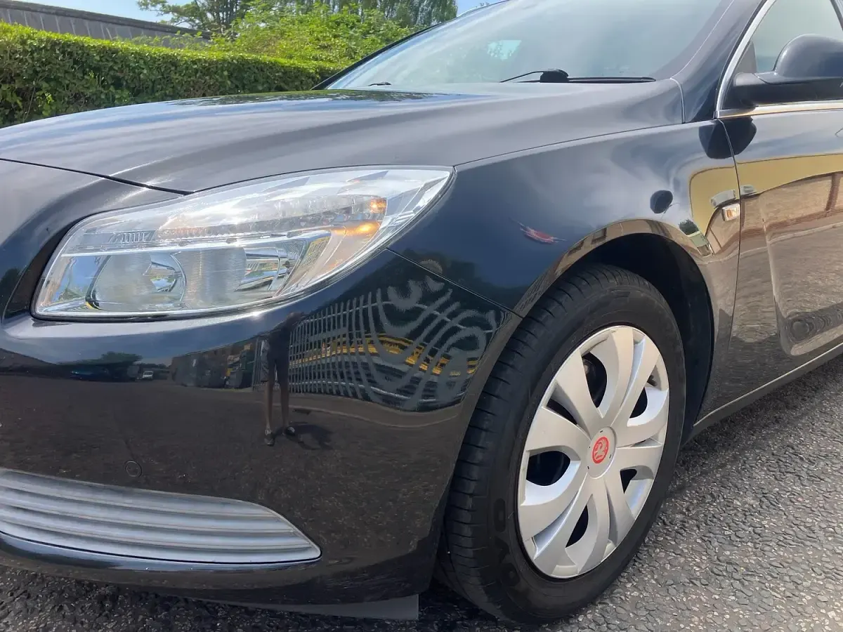 Used Vauxhall Insignia 160 HP (117 kW) 2011 Black Estate