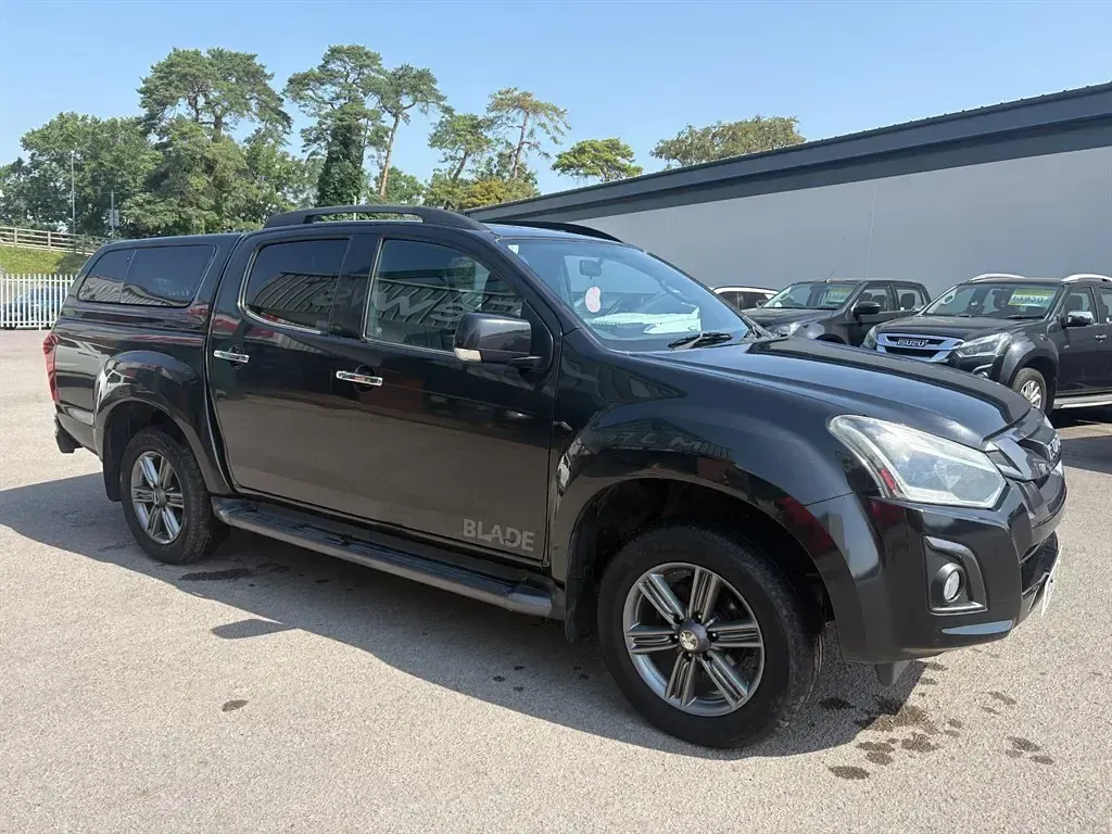 Used Isuzu D-Max 2018 Black Pickup
