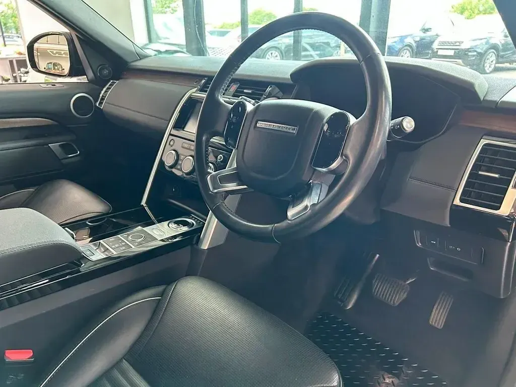 Used Land Rover Discovery 5 HSE 306 HP (225 kW) 2020 Black SUV