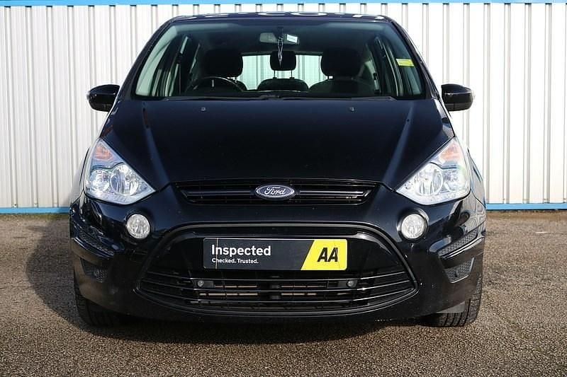 Used Ford S-MAX Zetec 140 HP (102 kW) 2015 Black MPV