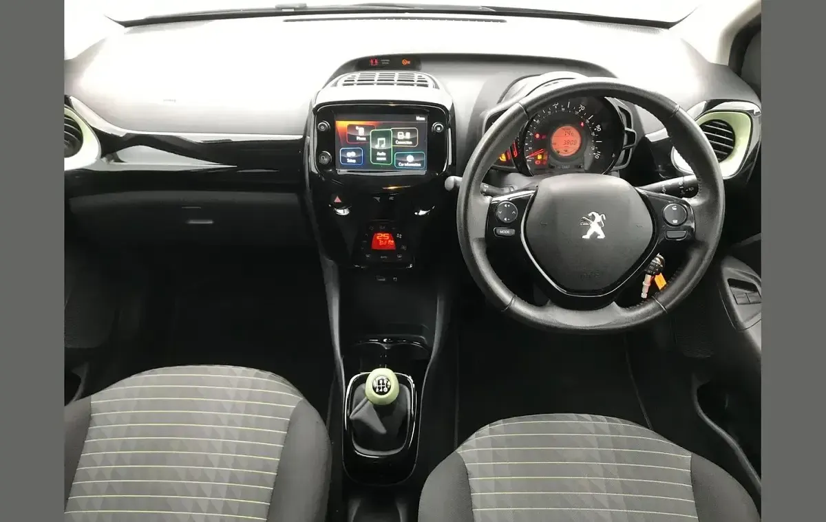 Used Peugeot 108 Active 71 HP (52 kW) 2020 Black Hatchback