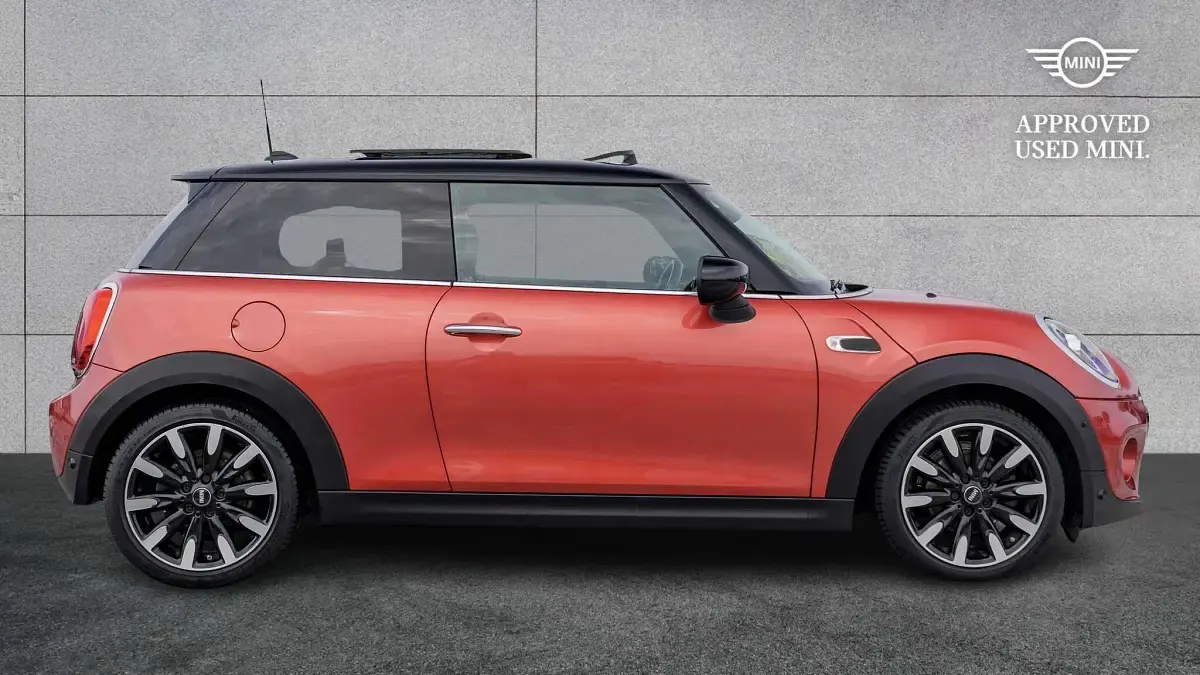Used Mini Cooper Exclusive 134 HP (98 kW) 2020 Red Hatchback