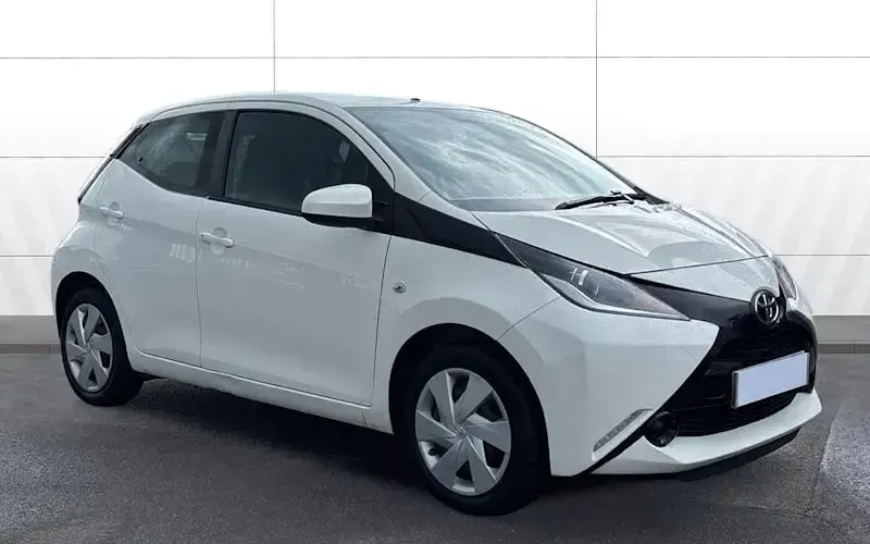 Used Toyota Aygo X-play 69 HP (50 kW) 2018 Hatchback