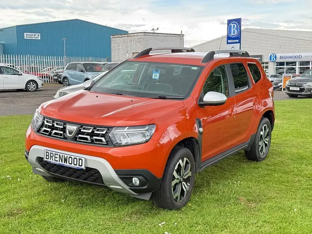 Used Dacia Duster Prestige 90 HP (66 kW) 2023 Orange SUV