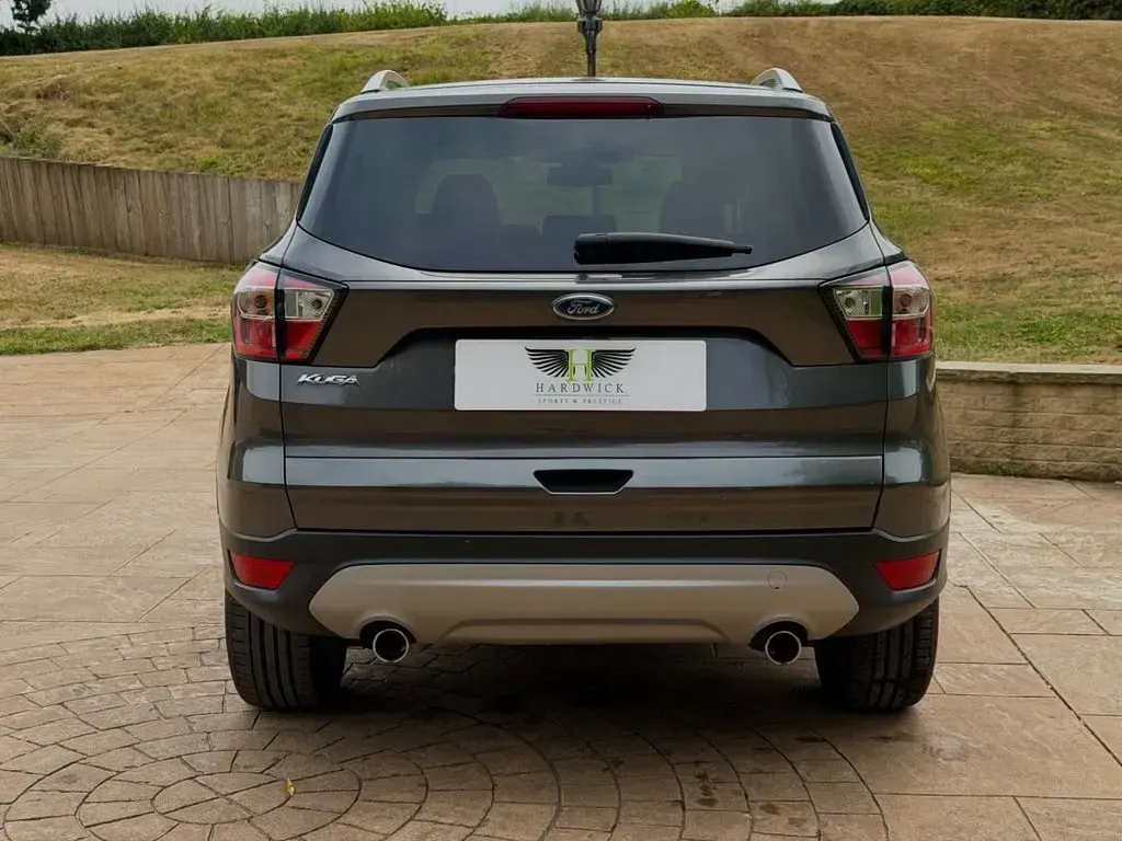 Used Ford Kuga Titanium 180 HP (132 kW) 2017 Grey SUV