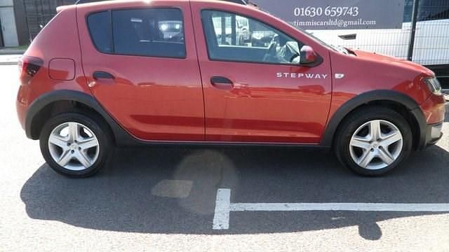 Used Dacia Sandero Lauréate 90 HP (66 kW) 2014 Hatchback