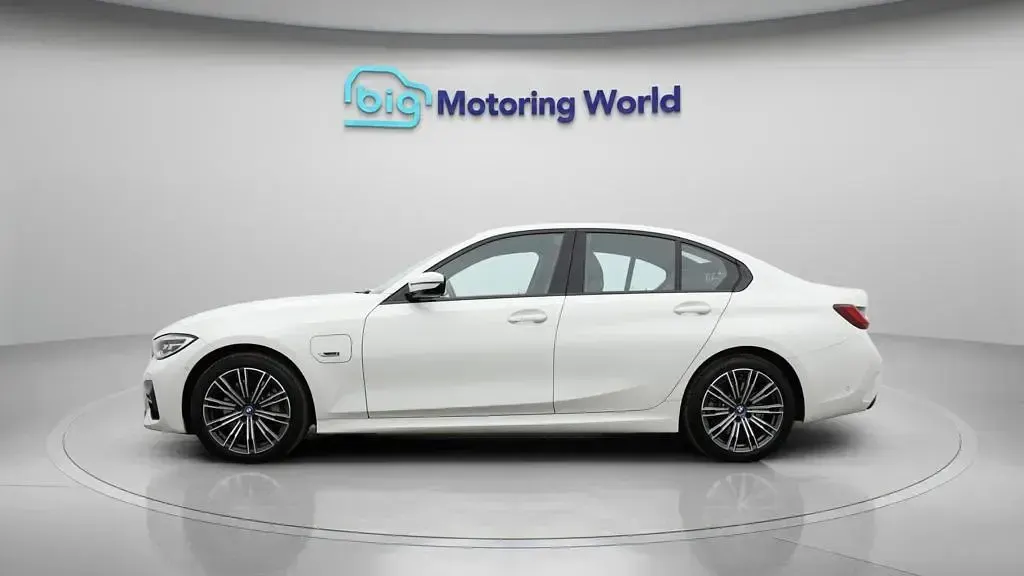 Used BMW 330e M Sport 292 HP (214 kW) 2022 White Sedan