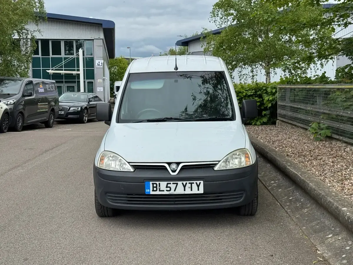 Used Vauxhall Combo 2008 White MPV