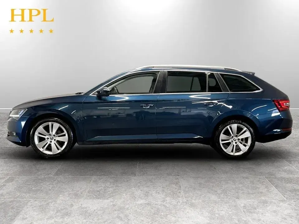 Used Skoda Superb SE L Executive 150 HP (110 kW) 2018 Blue Estate