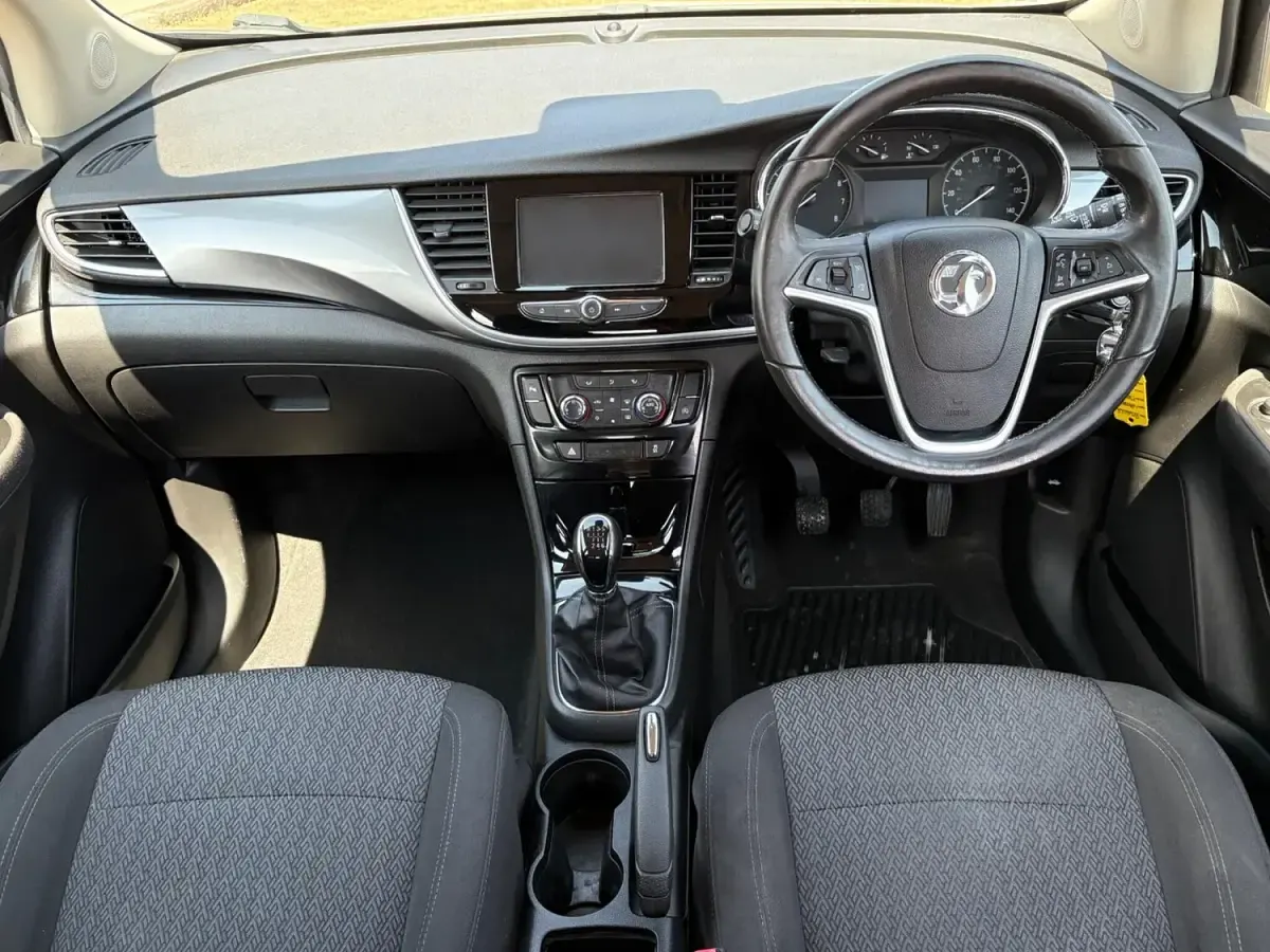 Used Vauxhall Mokka X Active 140 HP (102 kW) 2017 White SUV