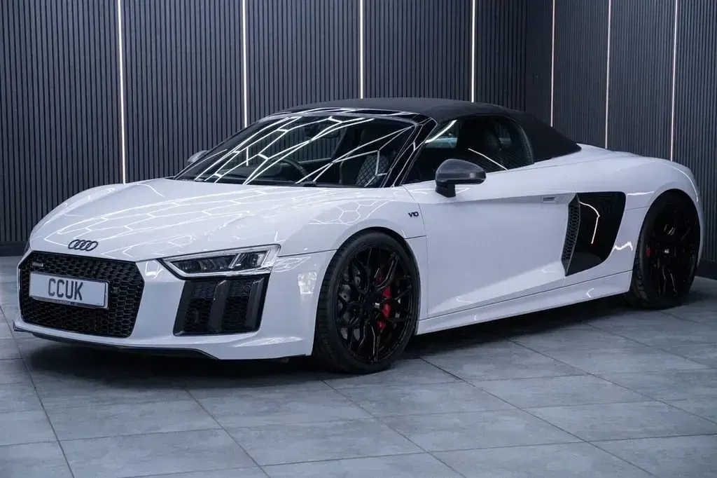 Begagnad Audi R8 Spyder Advanced 540 HK (397 kW) 2018 Grå Cab