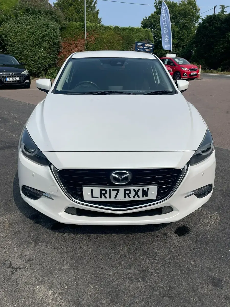 Used Mazda 3 Inclusive 2017 White Hatchback
