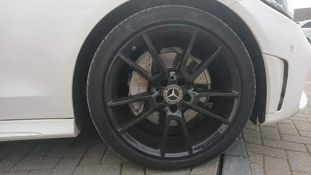 Usado Mercedes C200 AMG line 198 HP (145 kW) 2019 Branco Cabrios
